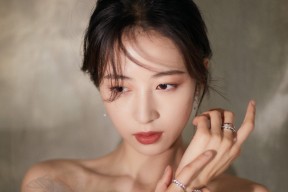 华体会app注册-希腊女篮在欧洲锦标赛中再夺金牌，传统强队再续辉煌，希腊女球迷