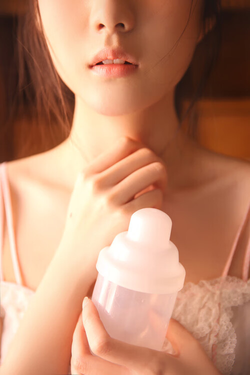 李冰洁泳池对决 展现中国选手韧性,李冰洁泳装