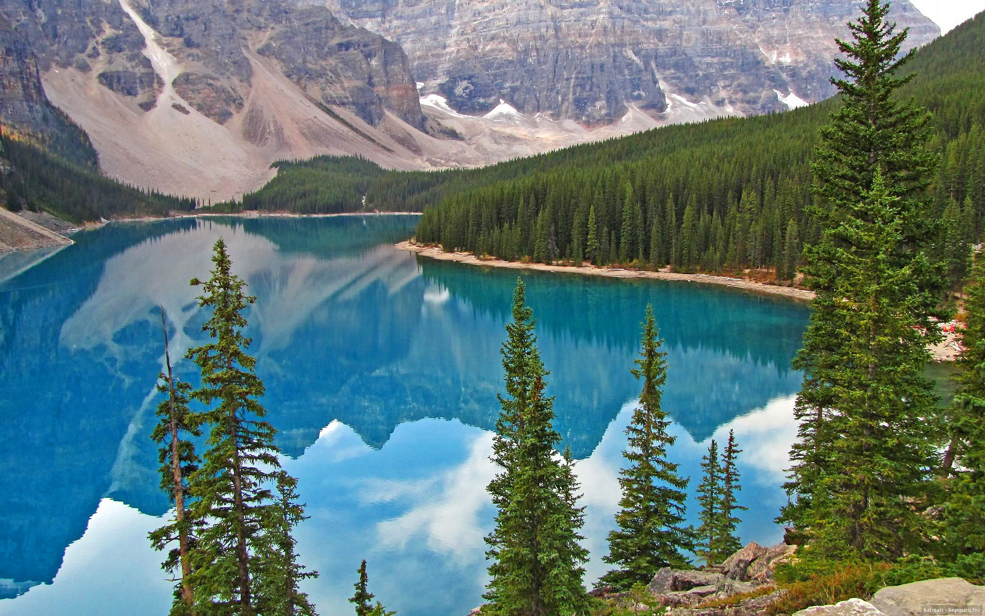 西班牙青年队在欧洲赛场表现出色，未来可期