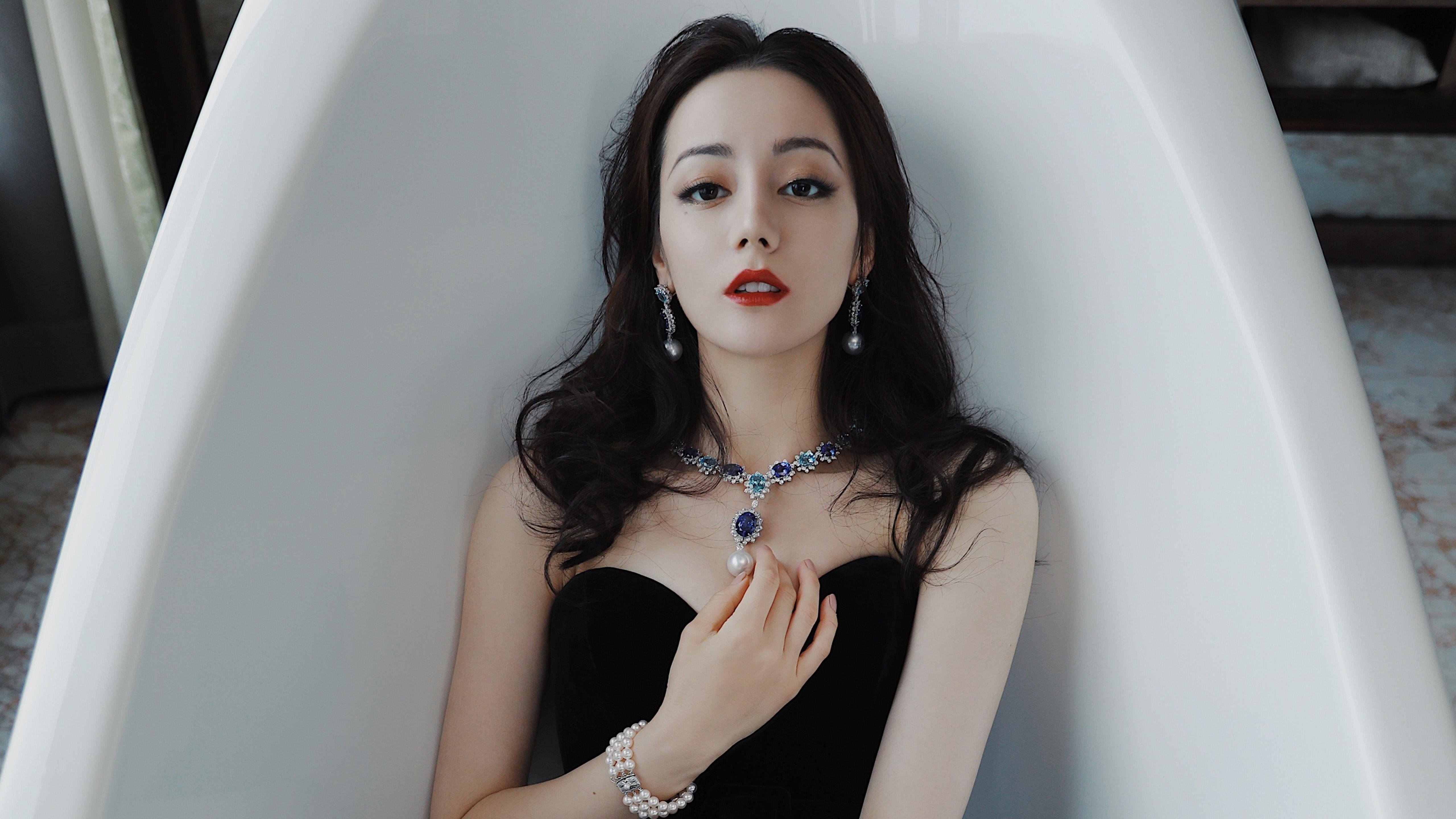 西班牙青年队在欧洲赛场表现出色，未来可期